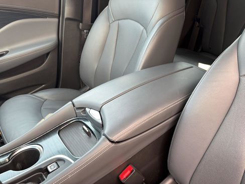 Used 2019 Buick Envision Essence image 17