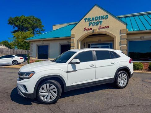 Used 2021 Volkswagen Atlas Cross Sport SE FWD image 25
