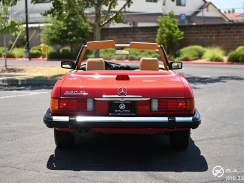 Used 1987 Mercedes-Benz 560 SL image 16