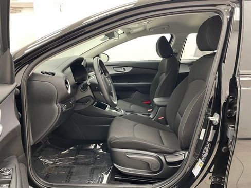Used 2024 Kia Forte LXS image 8