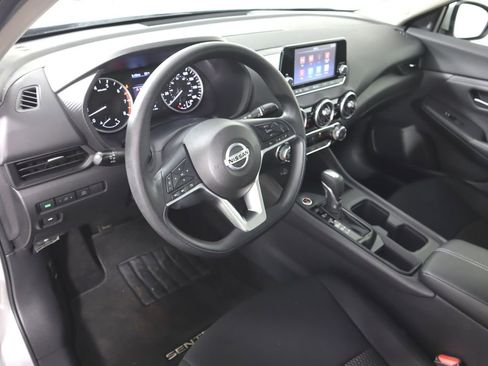 Certified 2022 Nissan Sentra S image 9