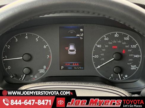 Used 2025 Toyota Corolla Cross LE image 16