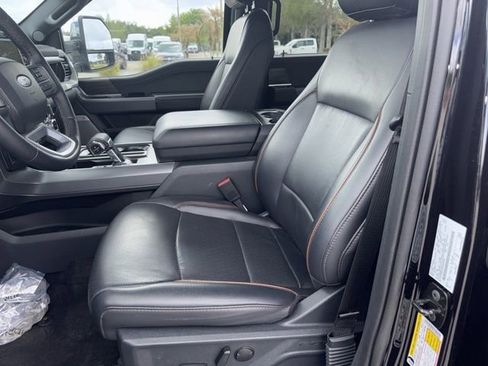 Used 2025 Ford F150 Lariat w/ Equipment Group 501A Mid image 9