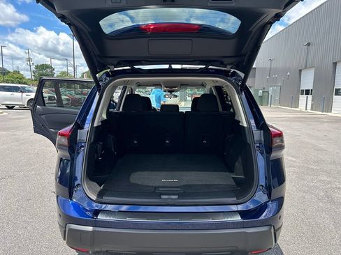 Certified 2025 Nissan Rogue SV FWD image 25