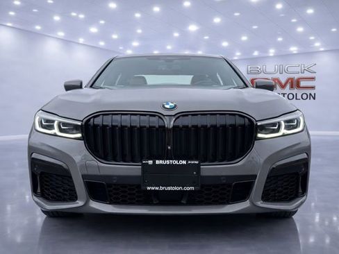 Used 2021 BMW 750i xDrive w/ Executive Package image 9