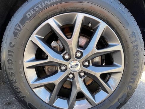 Used 2017 Ford Expedition Limited w/ Equipment Group 301A RWD image 12