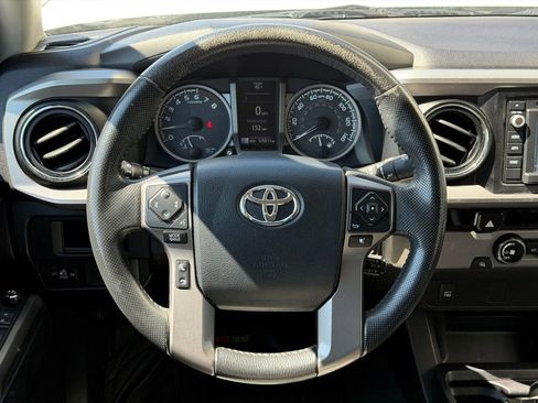 Used 2017 Toyota Tacoma SR5 w/ Tow Package image 11