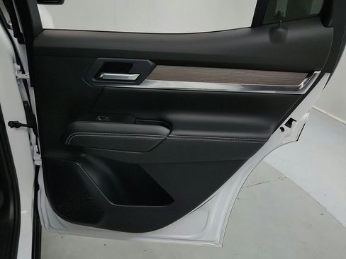 Certified 2026 GMC Terrain Denali AWD/4WD image 29