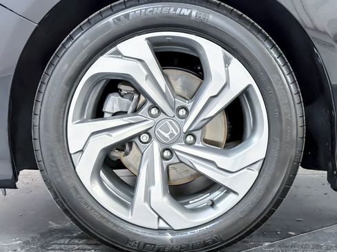 Used 2018 Honda Accord EX image 25