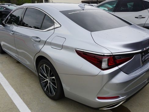 Used 2025 Lexus ES 350 w/ Premium Package image 4