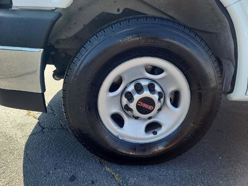 Used 2023 GMC Savana 2500 w/ Driver Convenience Package image 27