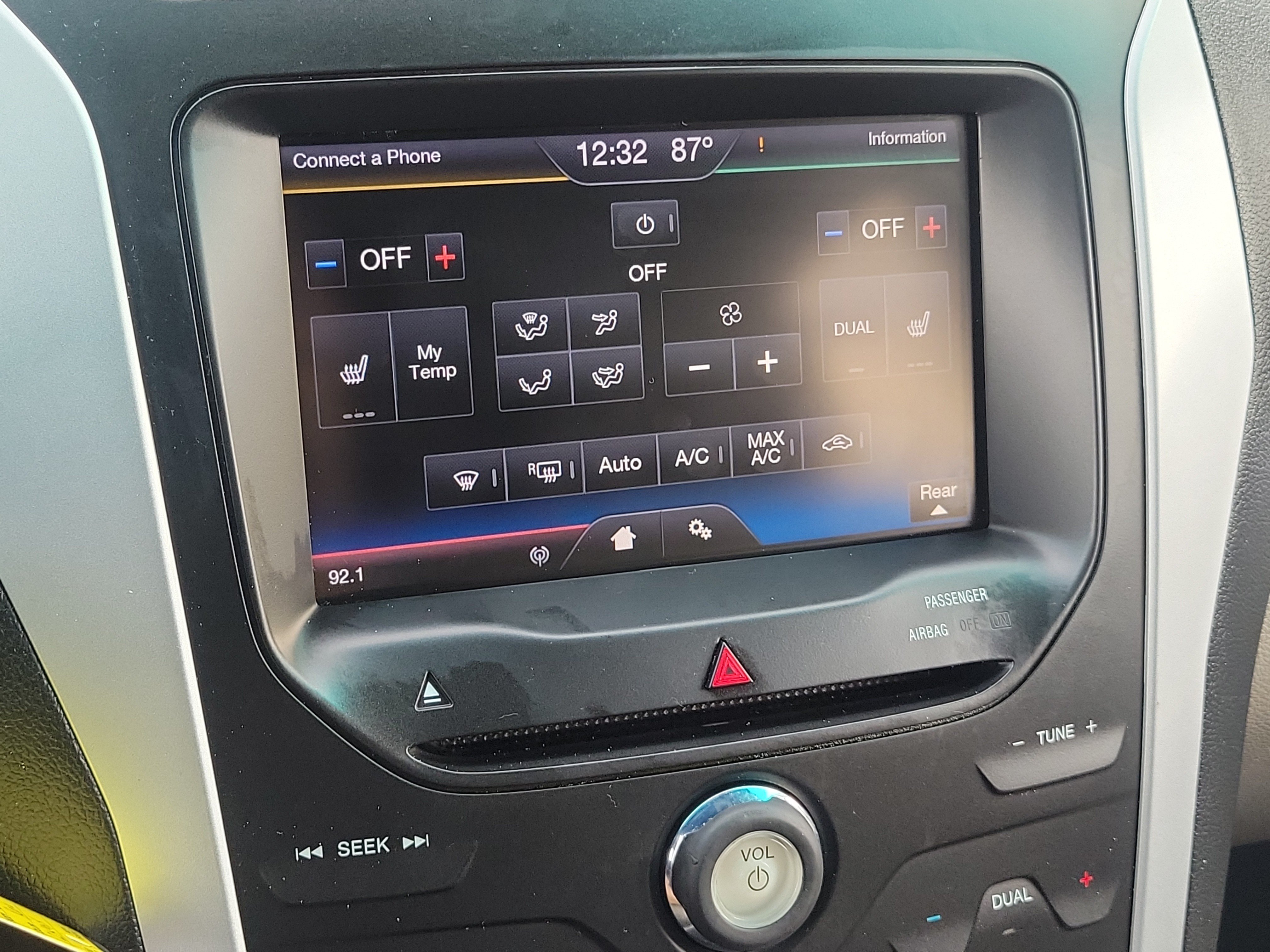 Used 2014 Ford Explorer XLT w/ Equipment Group 202A FWD image 28