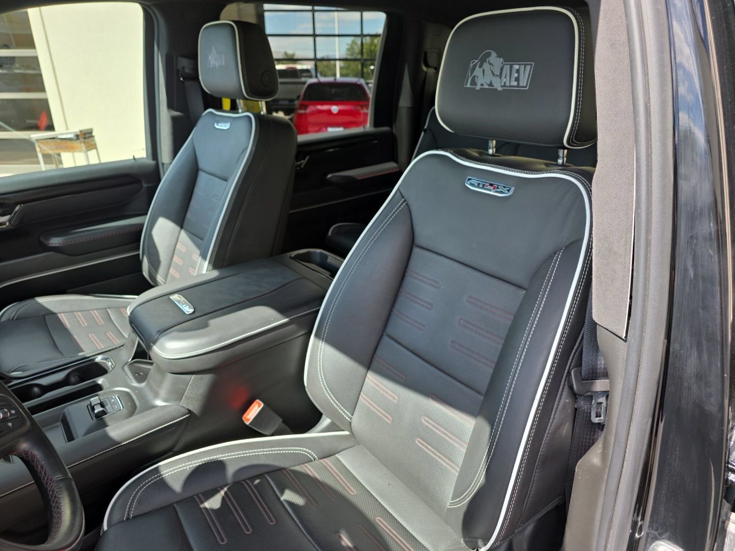 Used 2025 GMC Sierra 2500 AT4X w/ AT4X AEV Edition AWD/4WD image 5