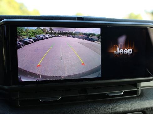 Used 2024 Jeep Wrangler Sport S image 5