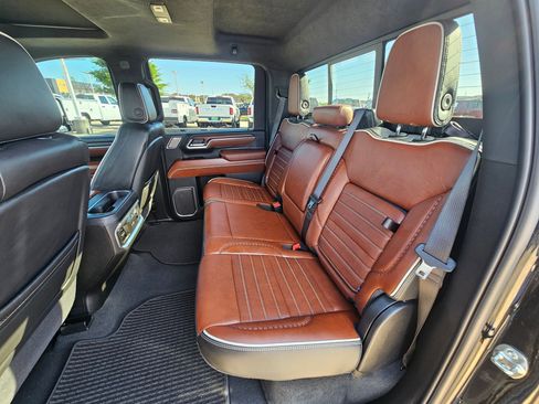 Used 2025 GMC Sierra 2500 Denali Ultimate image 27