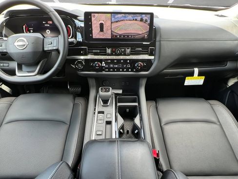 New 2026 Nissan Pathfinder SL FWD image 4