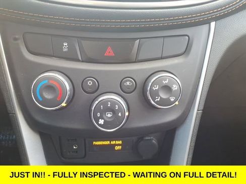 Used 2020 Chevrolet Trax LT w/ LT Convenience Package image 20