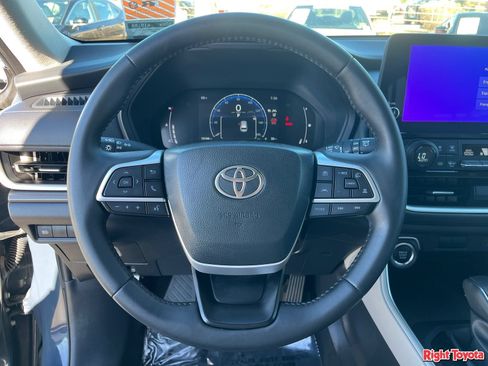 Certified 2025 Toyota Grand Highlander FWD image 22