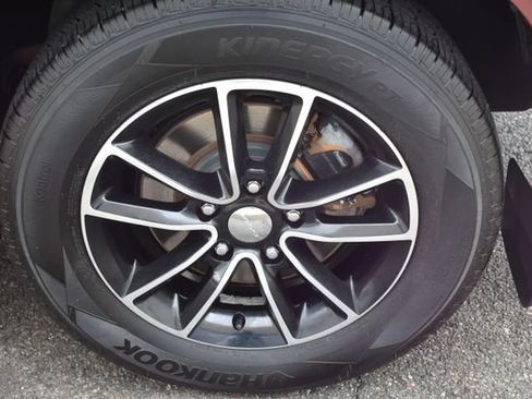 Used 2019 Dodge Grand Caravan SXT FWD image 47