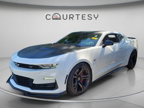 Used 2021 Chevrolet Camaro SS RWD image 1