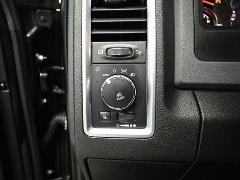 Used 2017 RAM 1500 Big Horn AWD/4WD image 34