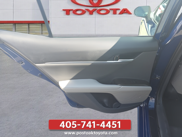 Used 2024 Toyota Camry XLE FWD image 25