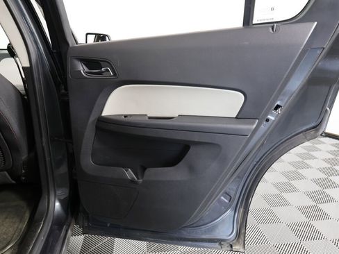 Used 2017 Chevrolet Equinox LS image 21