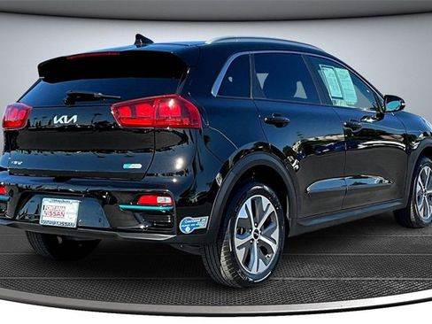 Used 2022 Kia Niro EX image 6