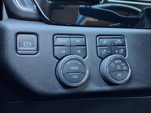 Used 2024 Chevrolet Silverado 3500 LTZ w/ LTZ Plus Package image 19