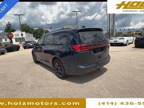 Used 2024 Chrysler Pacifica Touring-L w/ S Appearance Package FWD image 7