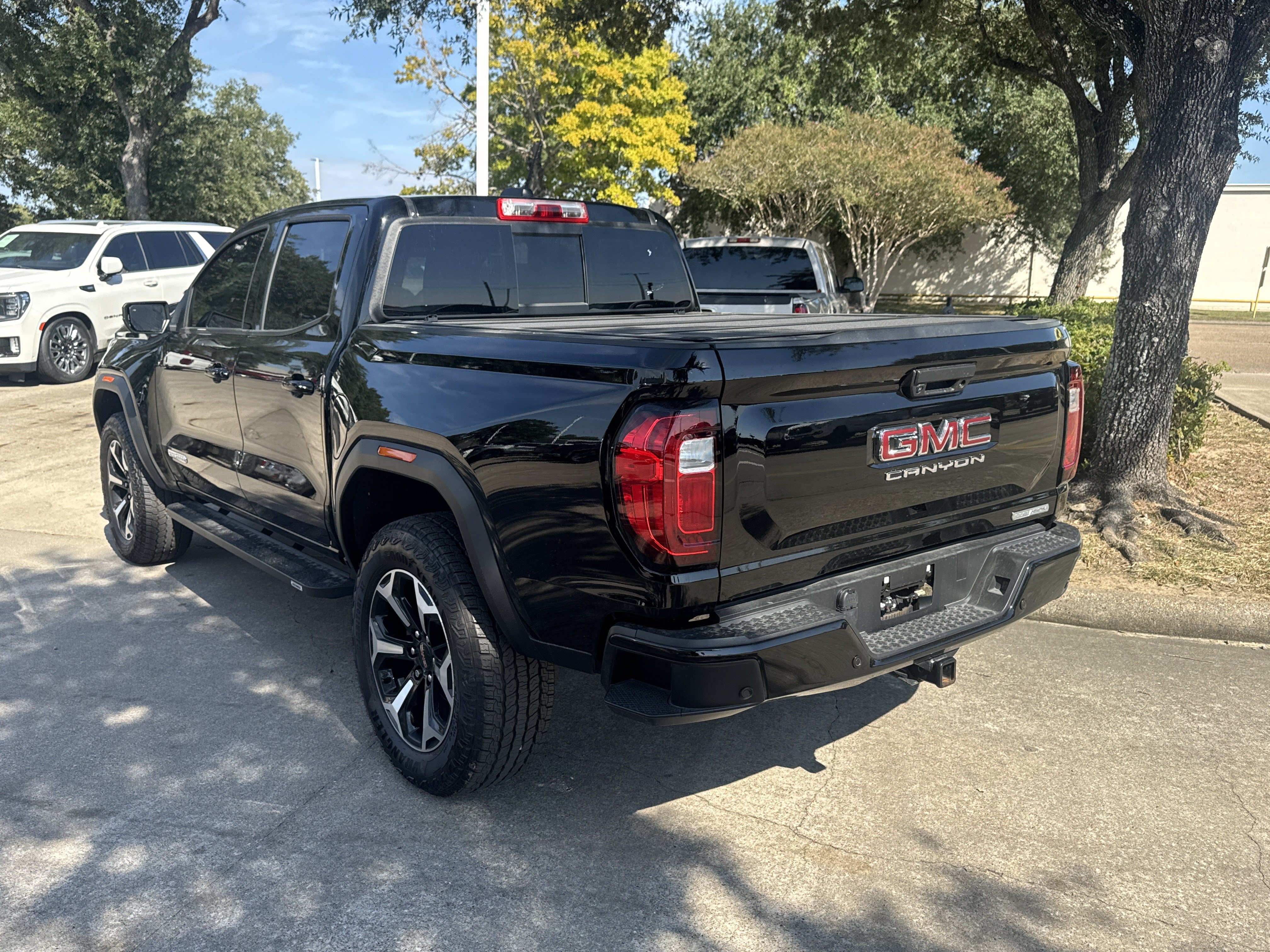 Used 2024 GMC Canyon Elevation w/ Elevation Premium Package RWD image 11