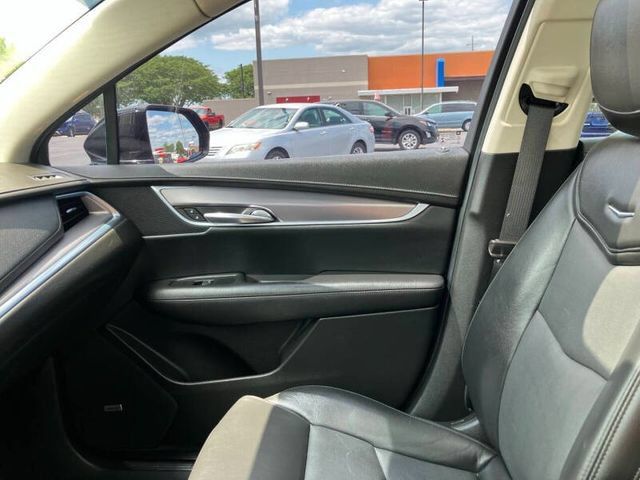 Used 2018 Cadillac XT5 Luxury w/ Driver Awareness Package AWD/4WD image 17