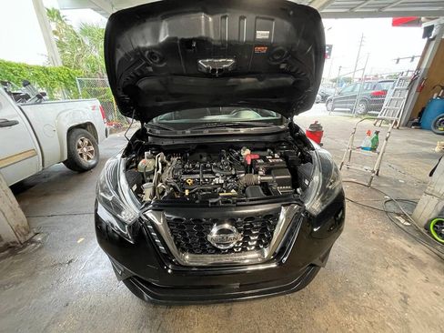Used 2019 Nissan Kicks SR w/ Exterior Package FWD image 18