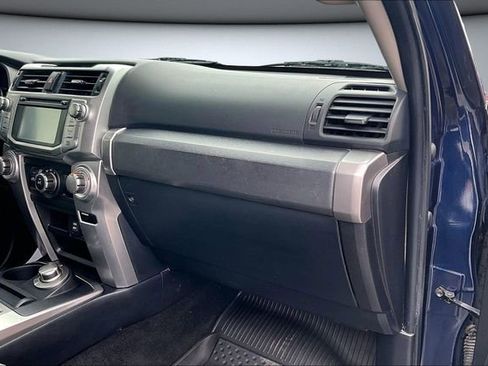 Used 2017 Toyota 4Runner SR5 Premium image 25