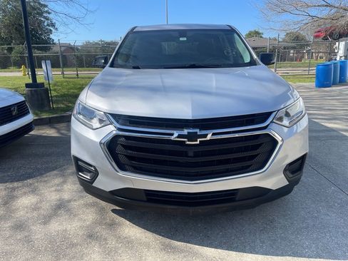 Used 2020 Chevrolet Traverse LS image 2