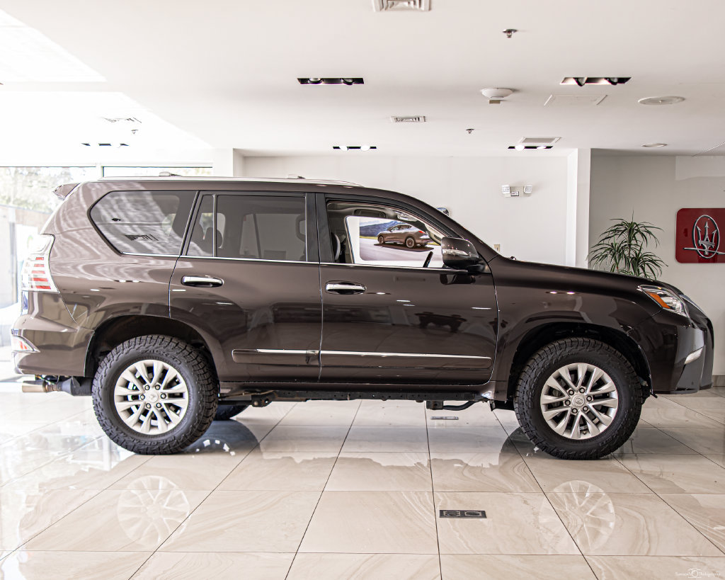 Used 2018 Lexus GX 460 Premium w/ Premium Package AWD/4WD image 9