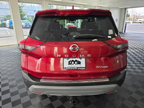 Used 2021 Nissan Rogue SV w/ Premium Package image 5