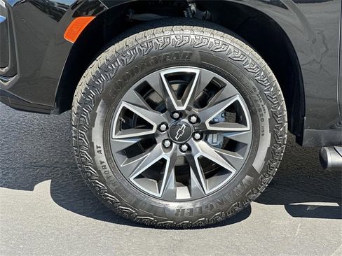 Used 2024 Chevrolet Tahoe Z71 w/ Off-Road Capability Package image 33
