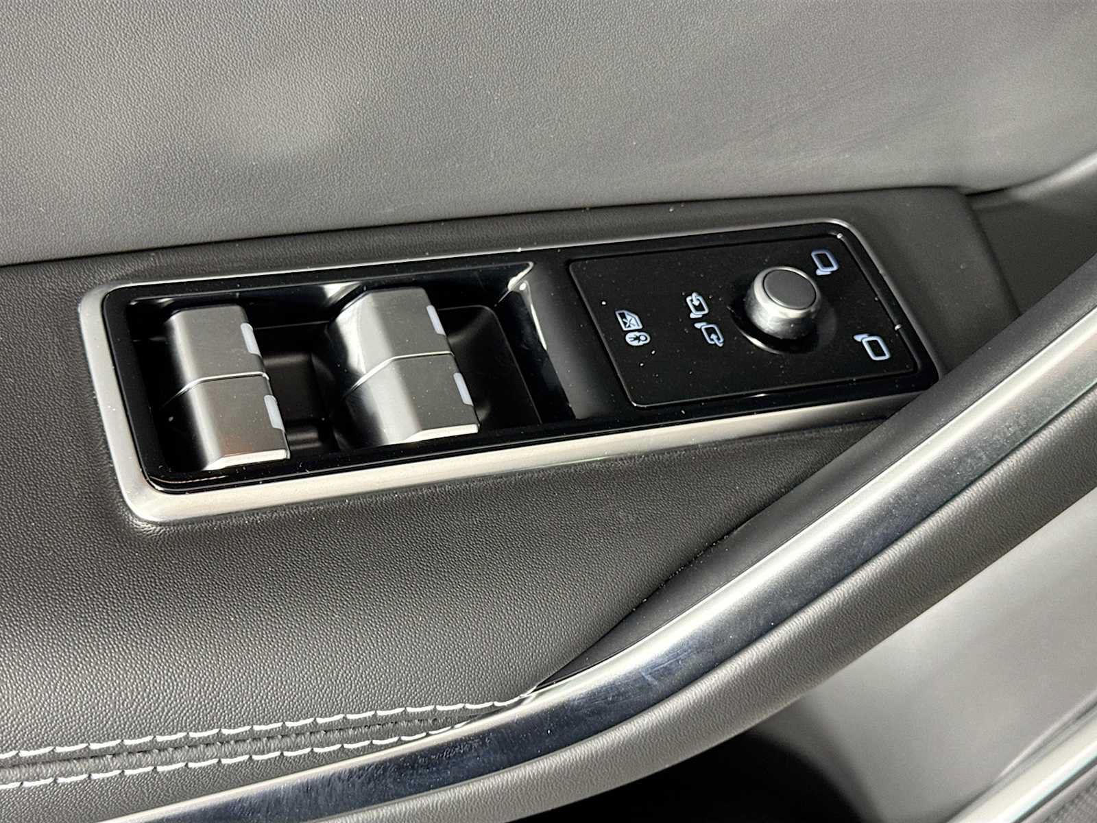 New 2026 Jaguar F-PACE R-Dynamic S AWD/4WD image 17