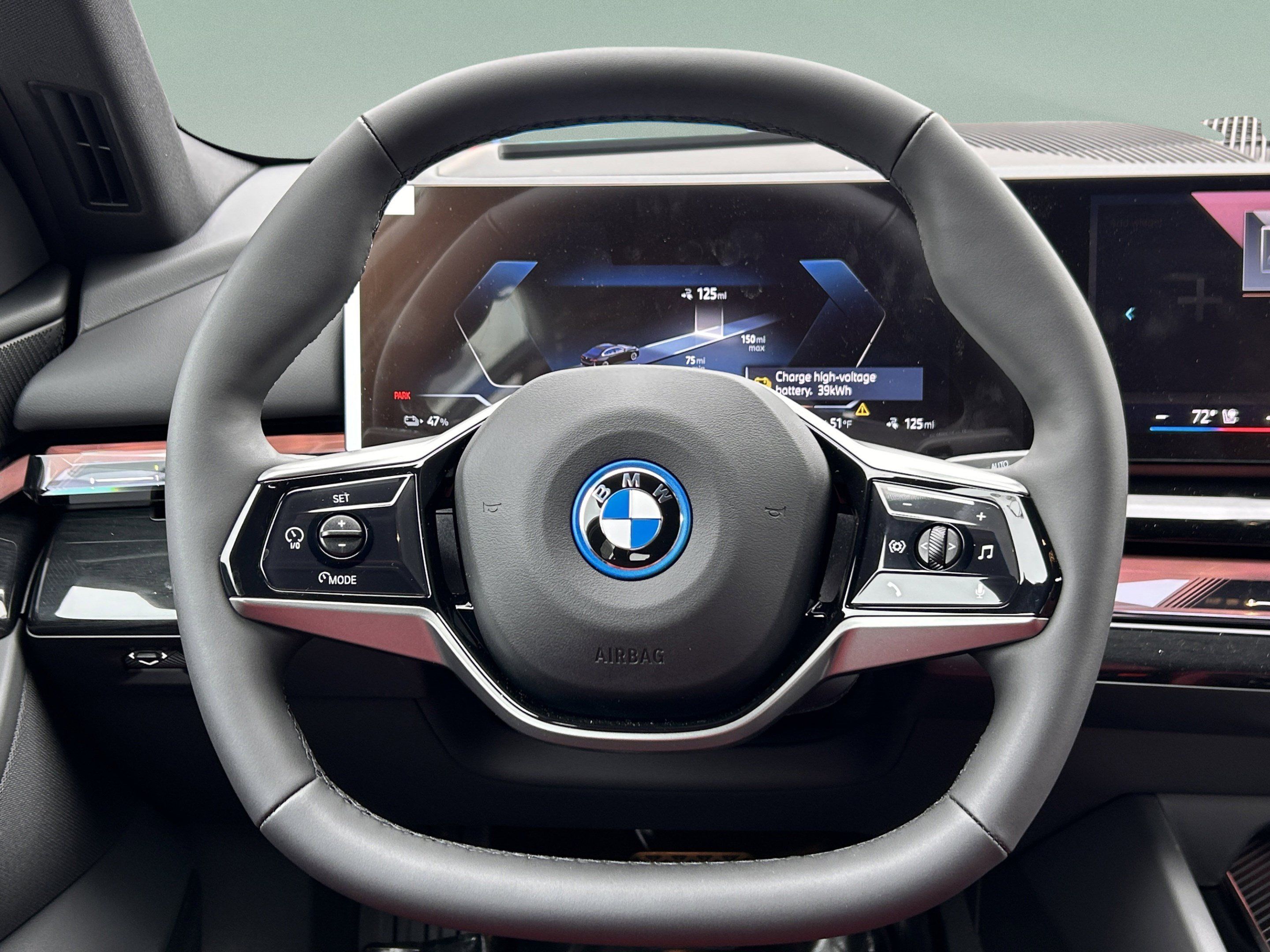 Used 2026 BMW i5 eDrive40 w/ Premium Package RWD image 9