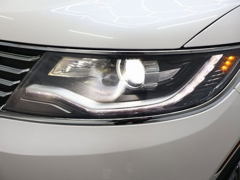 Used 2018 Lincoln MKX Reserve w/ Lincoln MKX Climate Package image 26