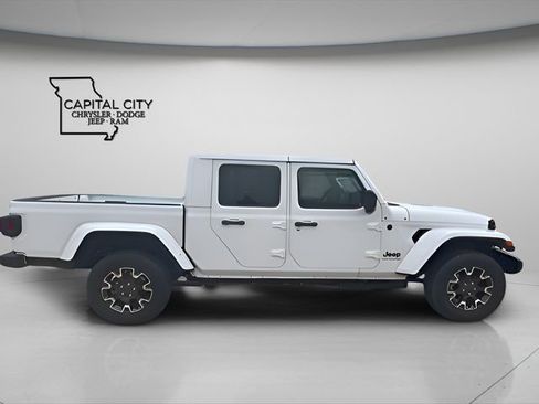 New 2026 Jeep Gladiator Sport image 10