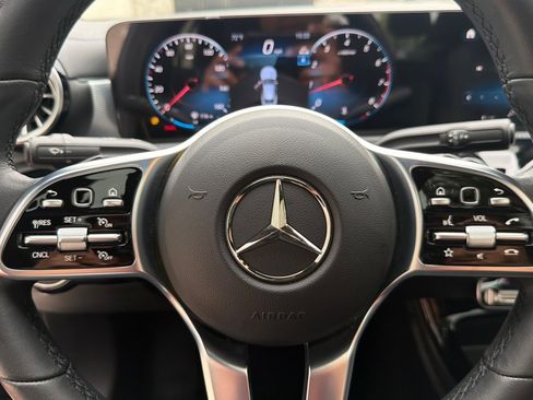 Used 2023 Mercedes-Benz CLA 250 image 21