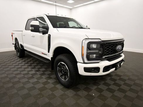 Used 2023 Ford F250 Lariat w/ Lariat Ultimate Package AWD/4WD image 10