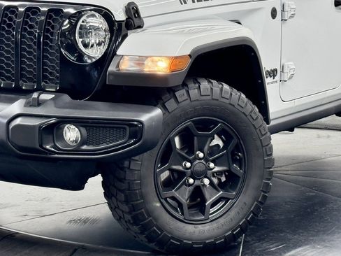 Used 2023 Jeep Gladiator Willys image 4