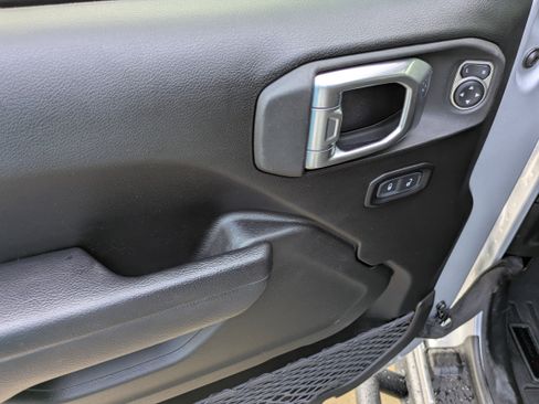 Used 2023 Jeep Wrangler Sport AWD/4WD image 11