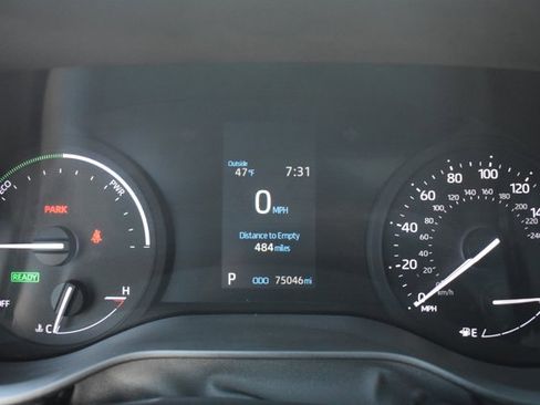 Used 2023 Toyota Sienna XSE image 24