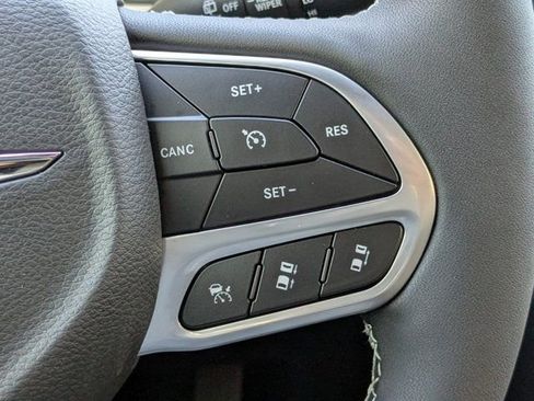 New 2026 Chrysler Pacifica Select FWD image 27