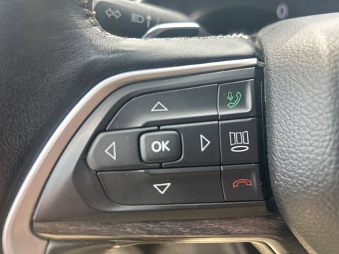 Used 2022 Jeep Grand Cherokee Limited AWD/4WD image 22