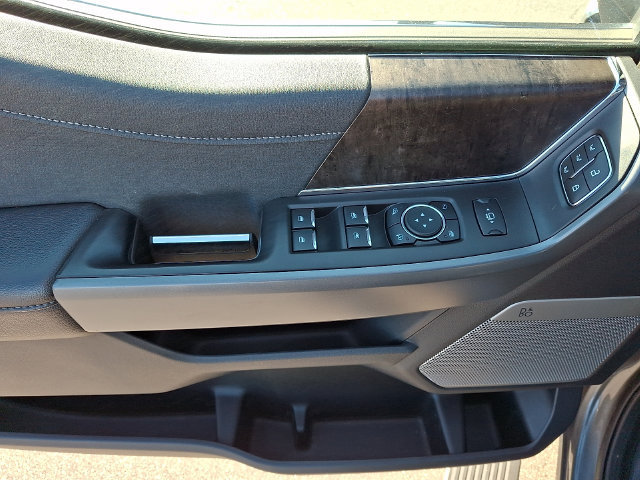 Used 2024 Ford F350 Lariat w/ Lariat Ultimate Package AWD/4WD image 12